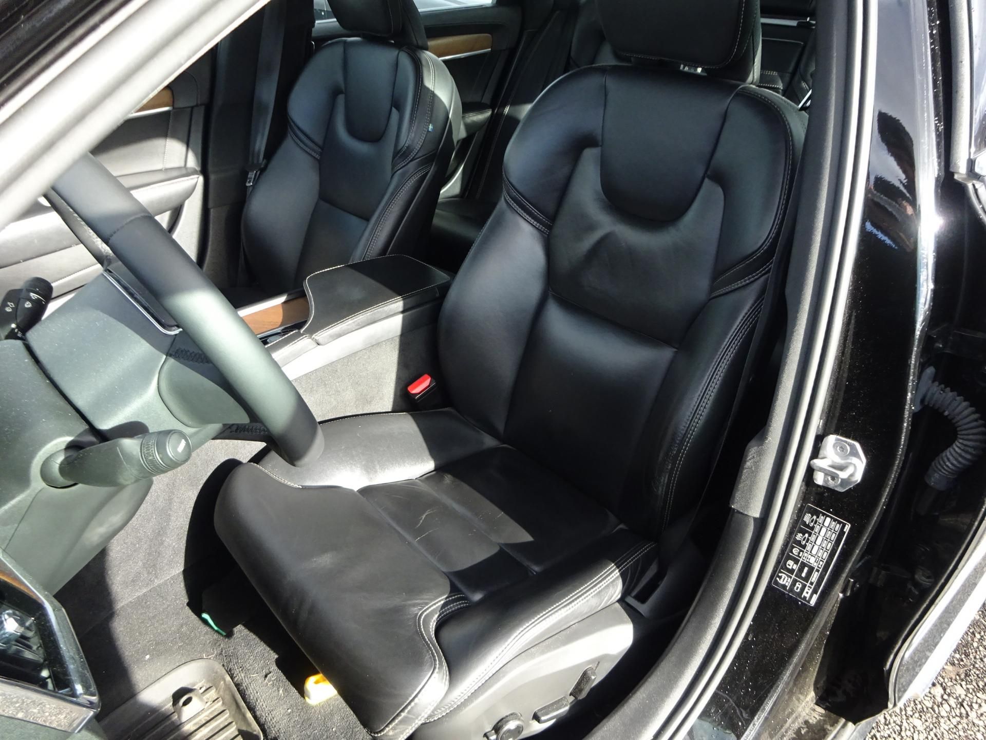 Volvo S90, D4 140kW Inscription ČR - fotka 5