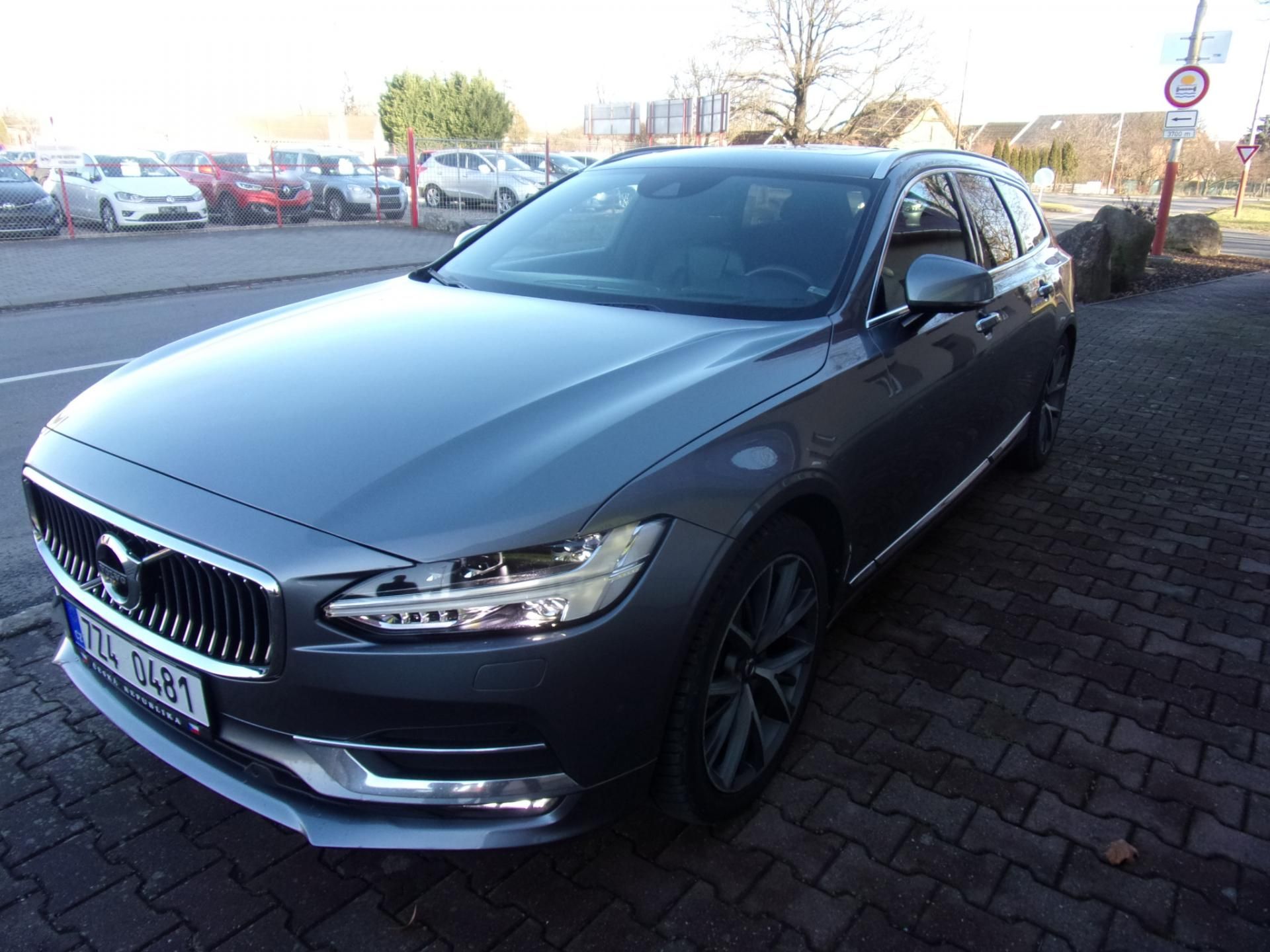 Volvo V90, D4 INCRIPTION 4AWD - fotka 2