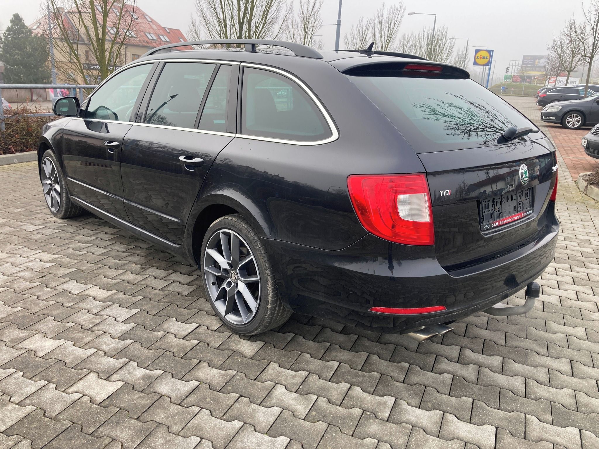 Škoda Superb, 2.0TDI 103KW PO SERVISU - fotka 4