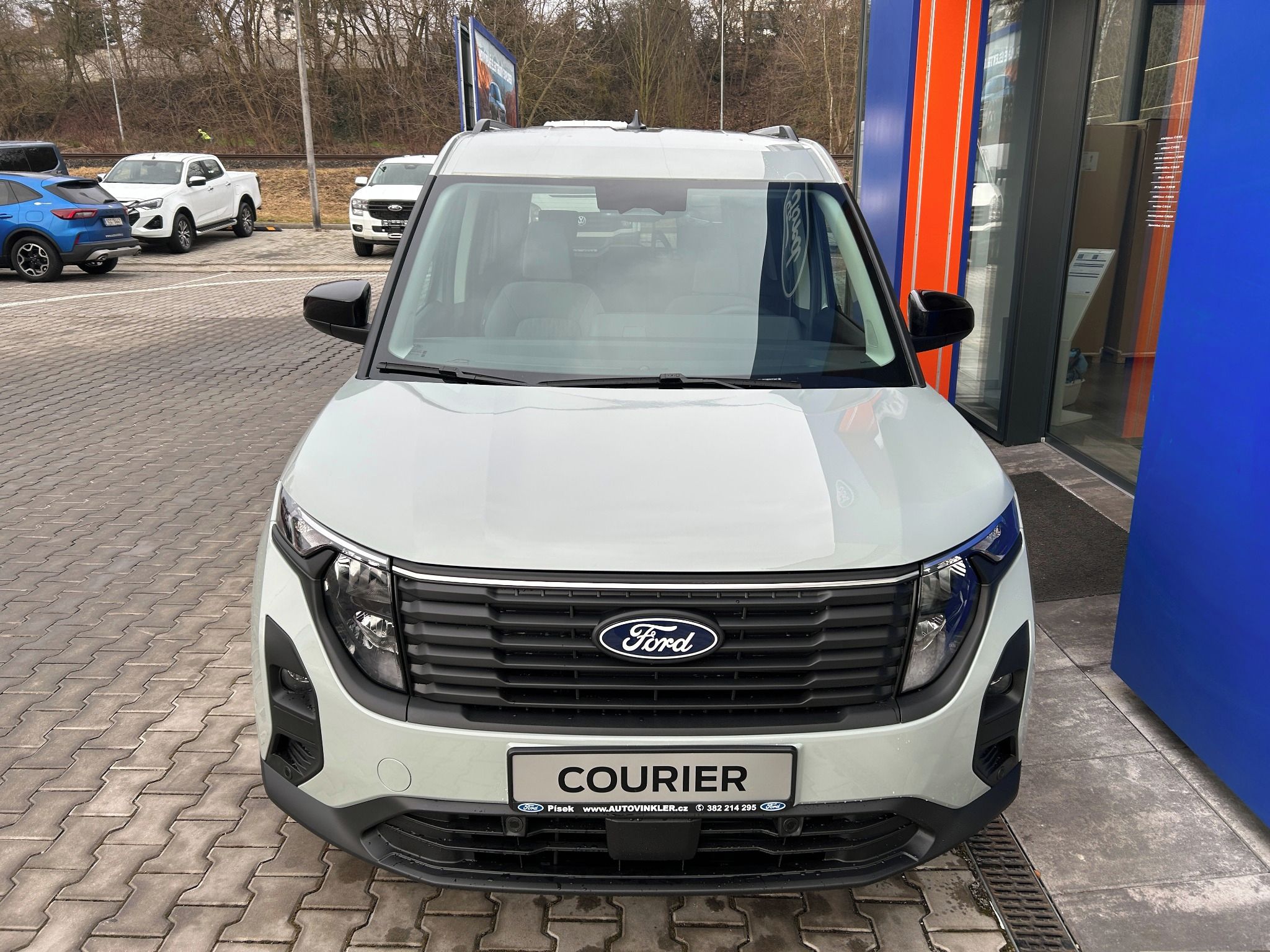 Ford Tourneo Courier, Titanium 1.0 EcoBoost 92 kW - fotka 2