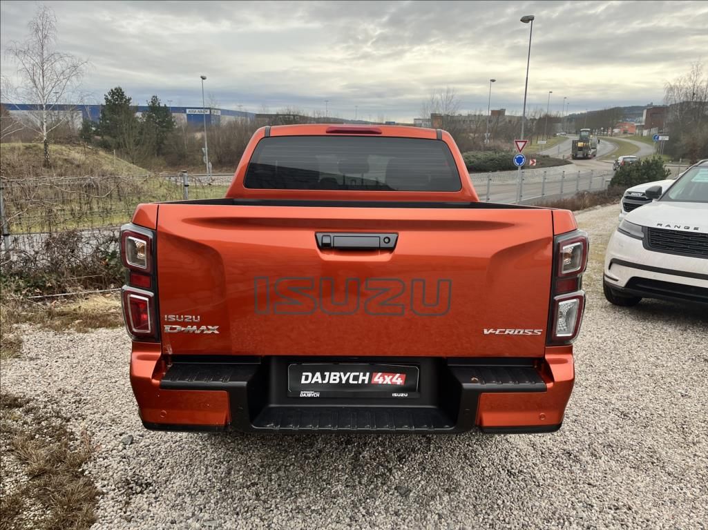 Isuzu D-Max, 1,9 Double Cab  6AT V-Cross 4x - fotka 6
