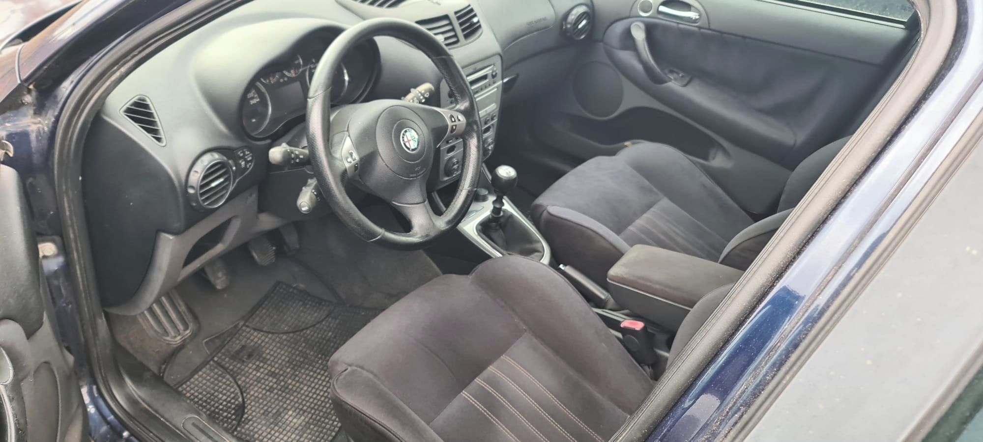 Alfa Romeo 147, 1,9 JTD multijet sport 2008 - fotka 6