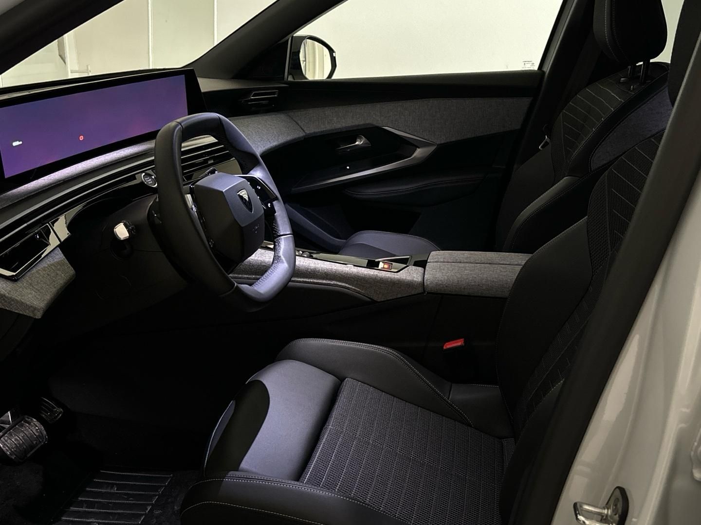 Peugeot 5008, Allure, navíc výbava za 127tis - fotka 6