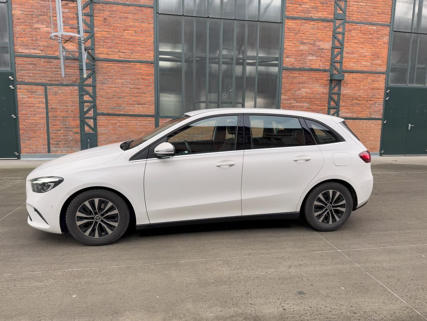Mercedes-Benz Třídy B, B 200d - fotka 5