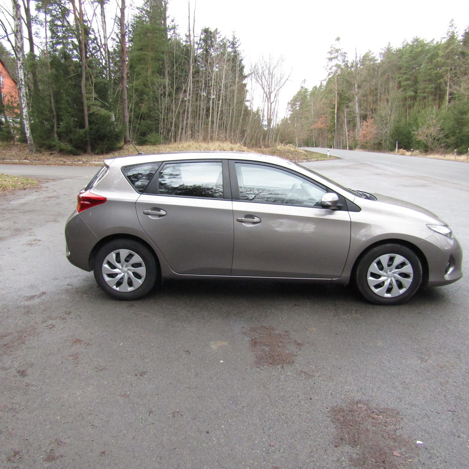 Toyota Auris, 1,3VVT-i 73kw, COOL - fotka 4
