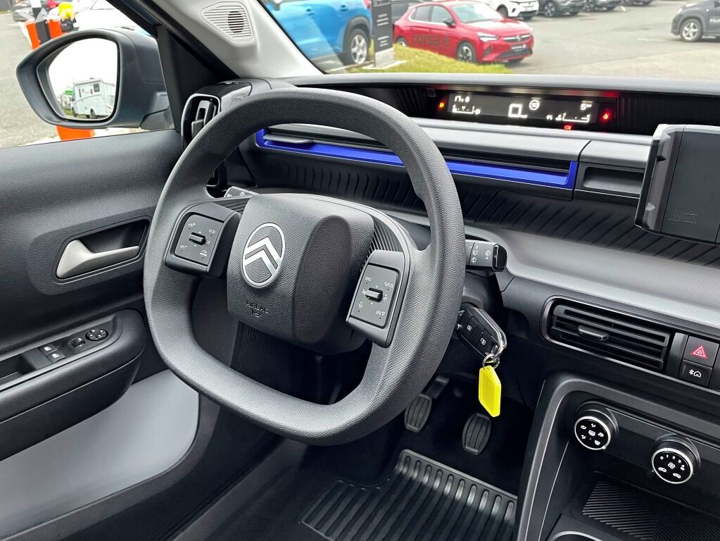 Citroën C3 NOVÁ - C3 YOU 1,2T 100k, MAN 6 | Sauto.cz