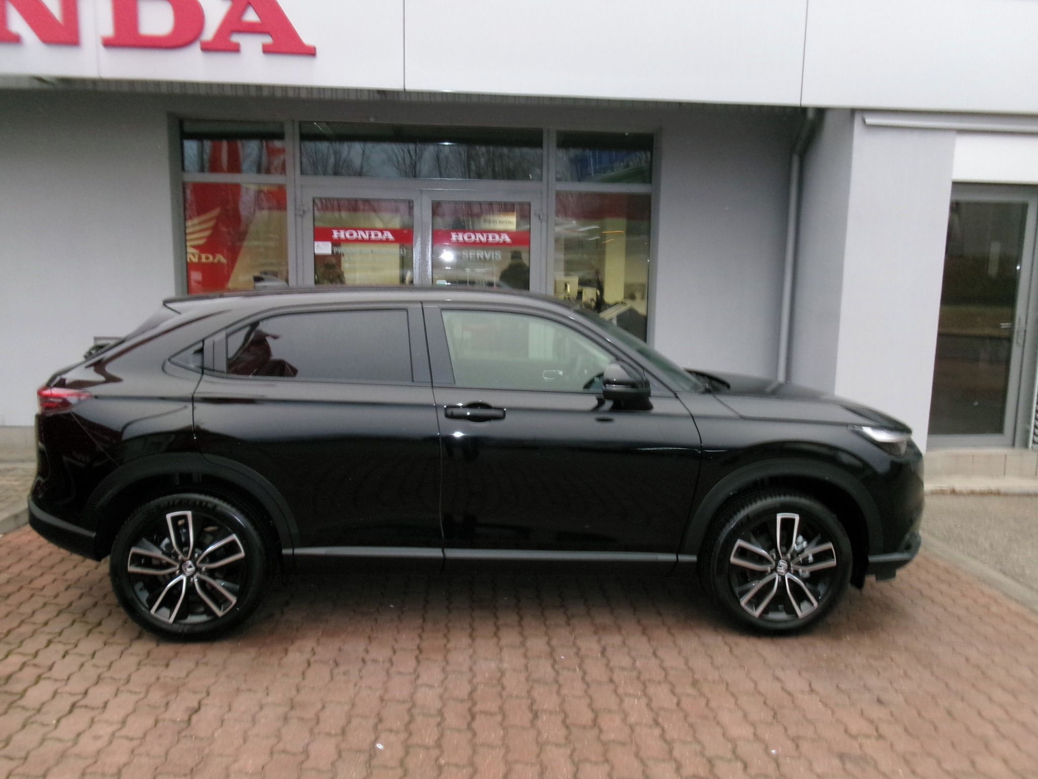 Honda HR-V, 1.5e:HEV ELEGANCE BLACK LINE26 - fotka 5