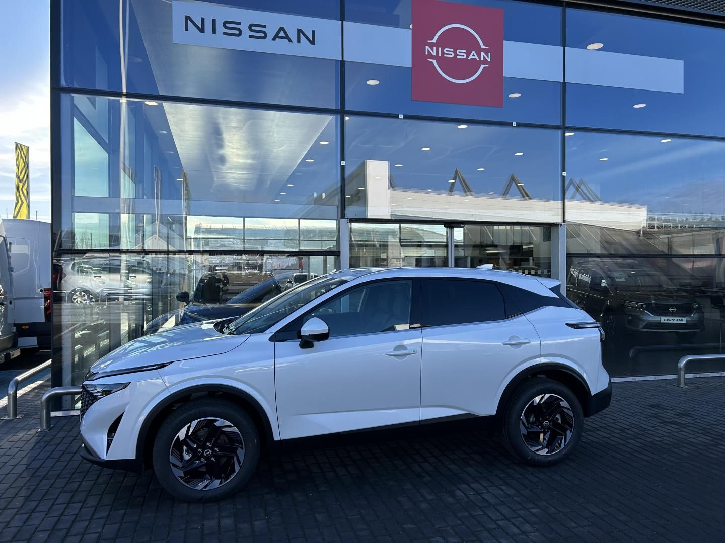 Nissan Qashqai, N-CONNECTA 1.3 DIG-T 116kw Aut - fotka 3