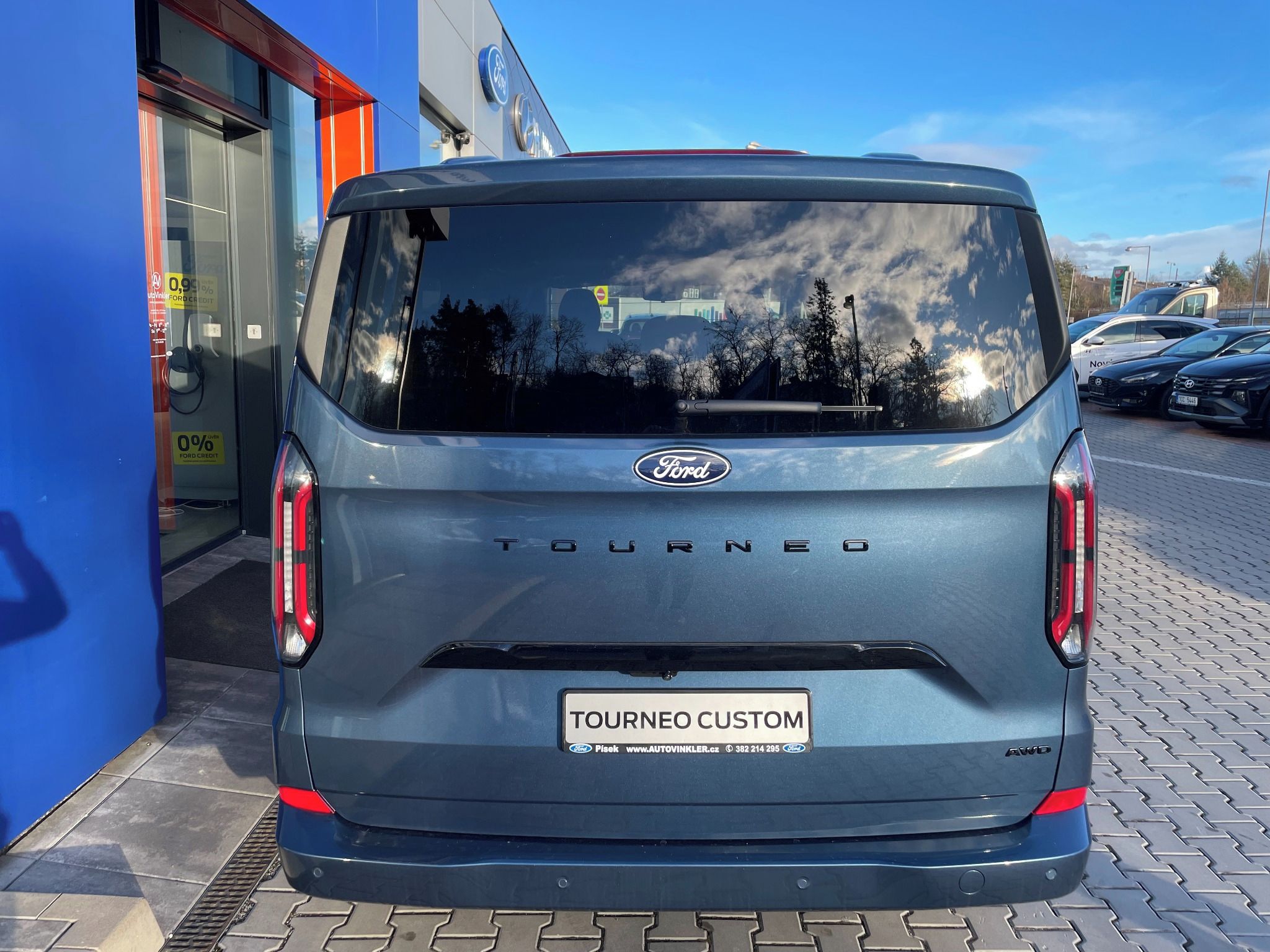 Ford Tourneo Custom, X L2 2.0 EcoBlue 125kW AWD - fotka 6
