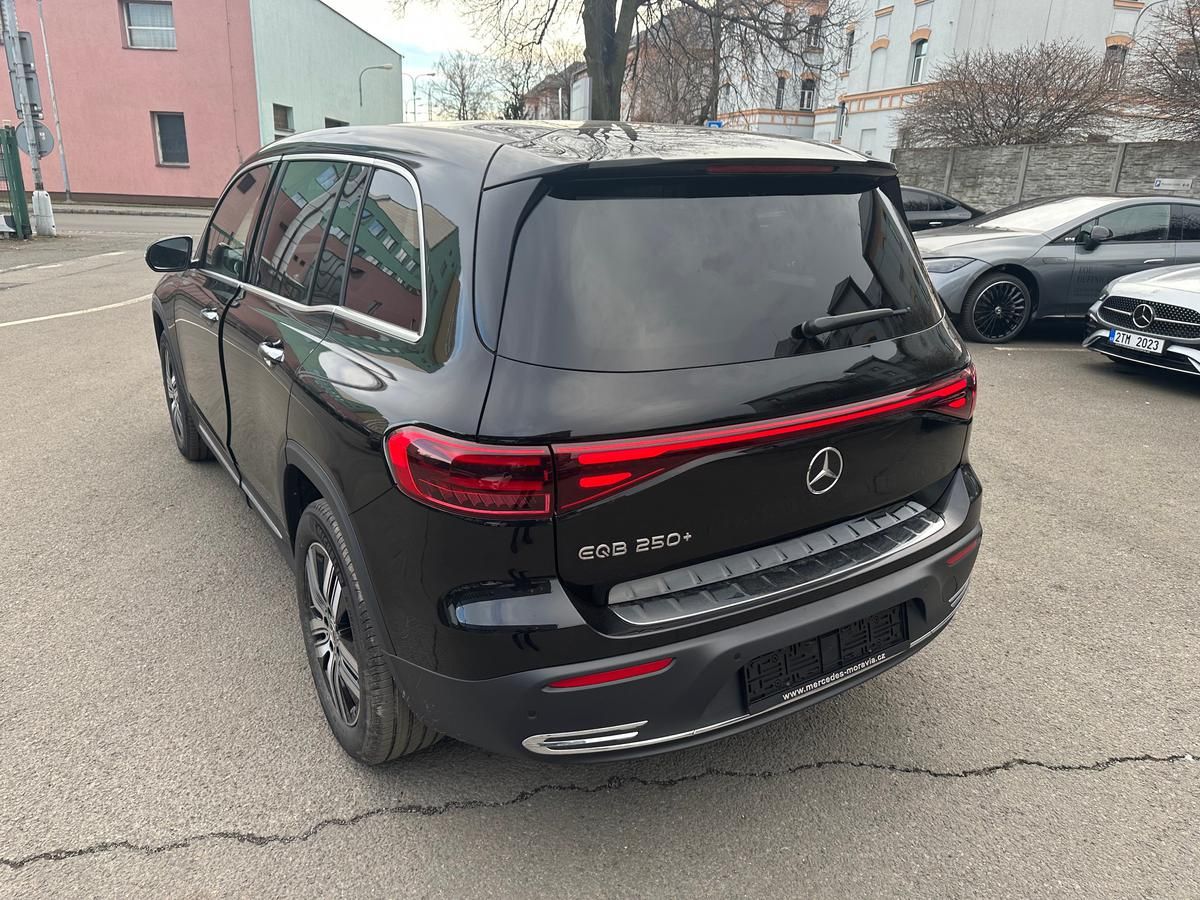 Mercedes-Benz EQB, 250+ demo - fotka 5