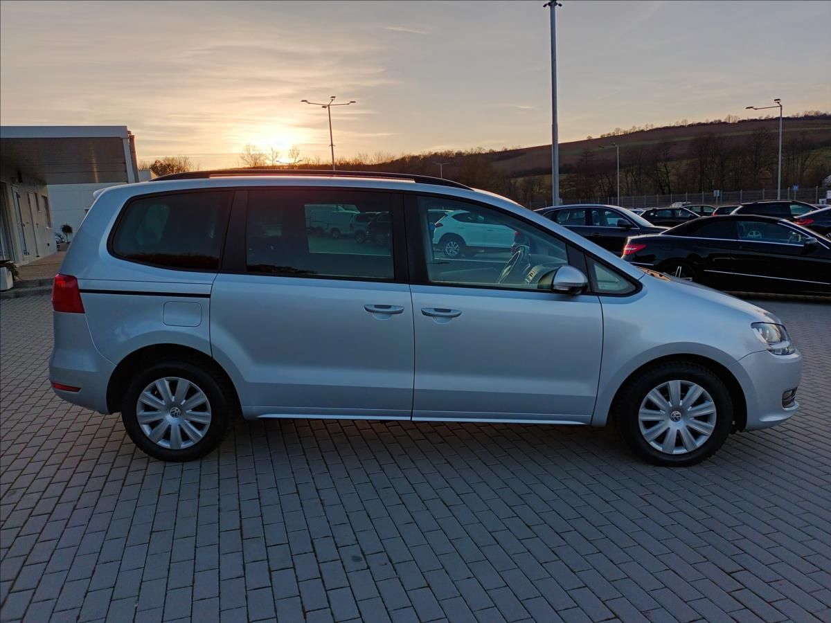 Volkswagen Sharan, 2,0 TDI,7MÍST,SERVISKA,VÝHŘEV - fotka 4