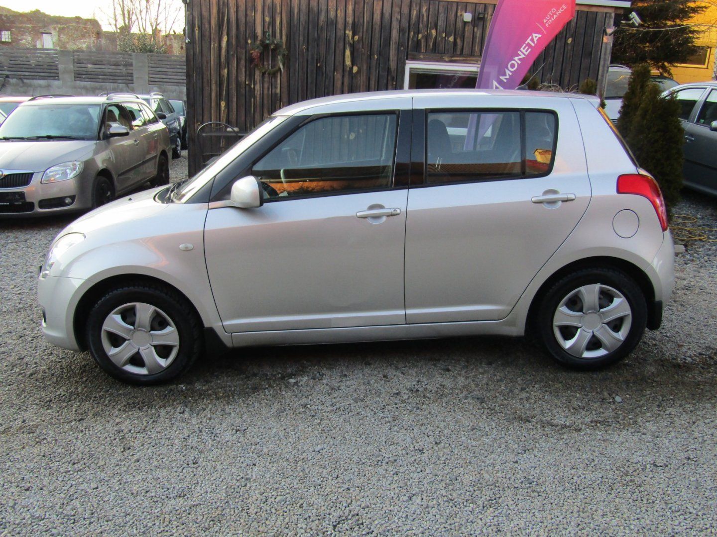 Suzuki Swift, 1.3 16V 66kW 4X4 ZIMNÍ PNEU - fotka 3