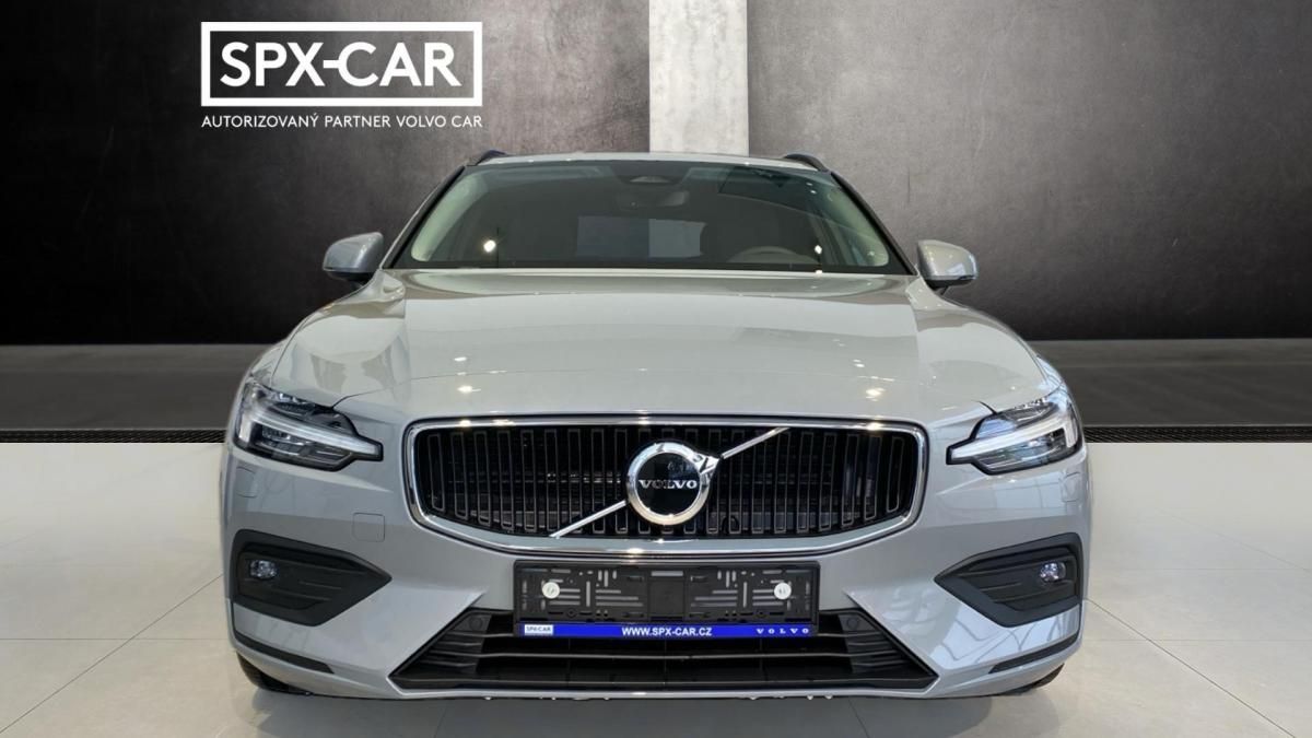 Volvo V60, CORE, B4, 145+10 kW / 197+14 H - fotka 2