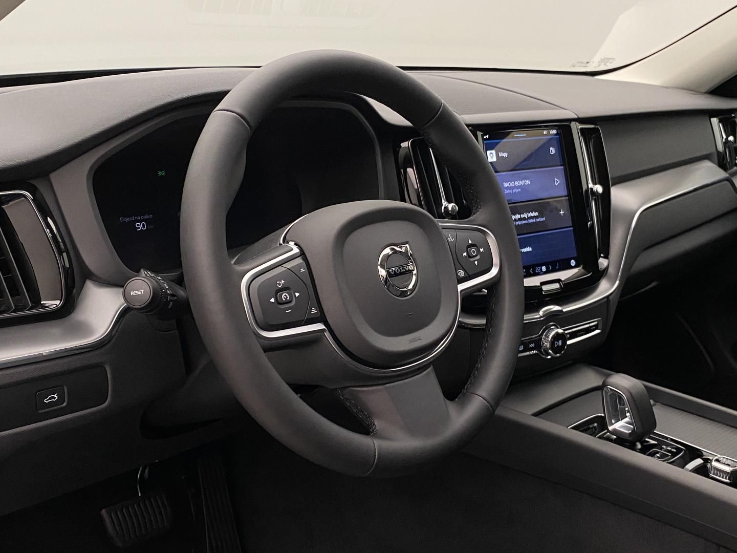 Volvo XC60, B5 AWD AUT CORE - fotka 4