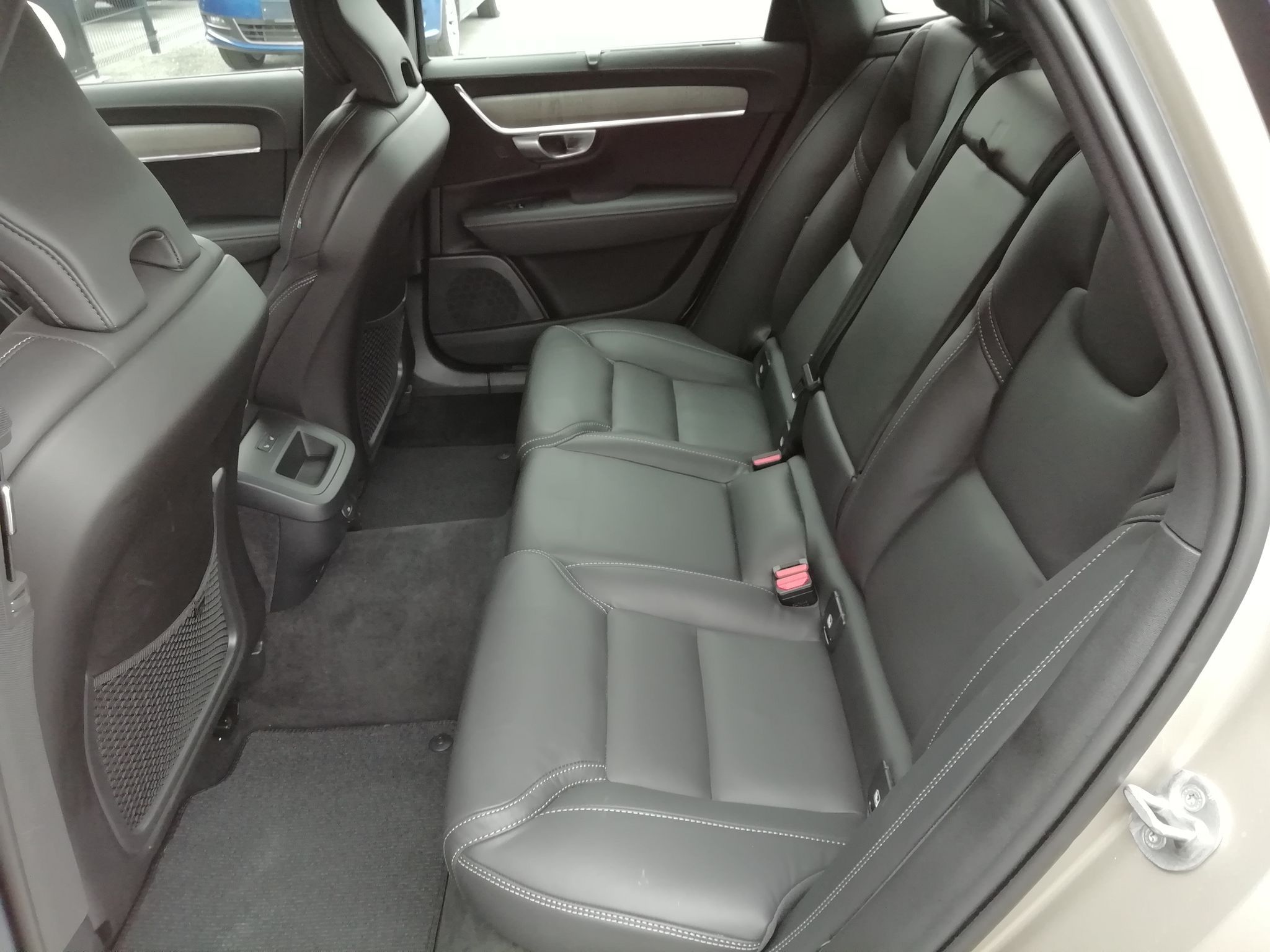 Volvo V90, 2,0 Cross Country Bright Plus - fotka 6