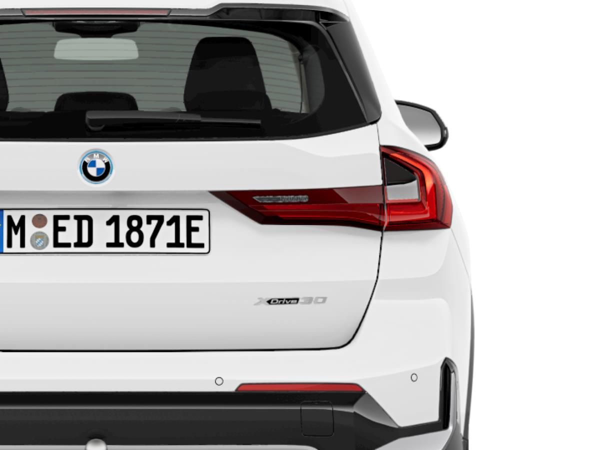 BMW iX1, xDrive30 - fotka 5