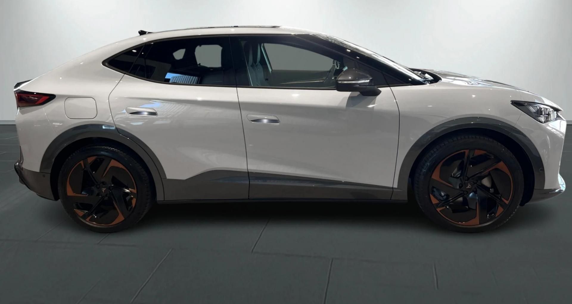 Cupra Tavascan, VZ 77kWh AWD 340hp Panorama - fotka 5