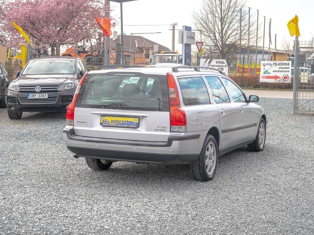 Volvo V70, 2.4D 120KW mat – 4x4 - fotka 5