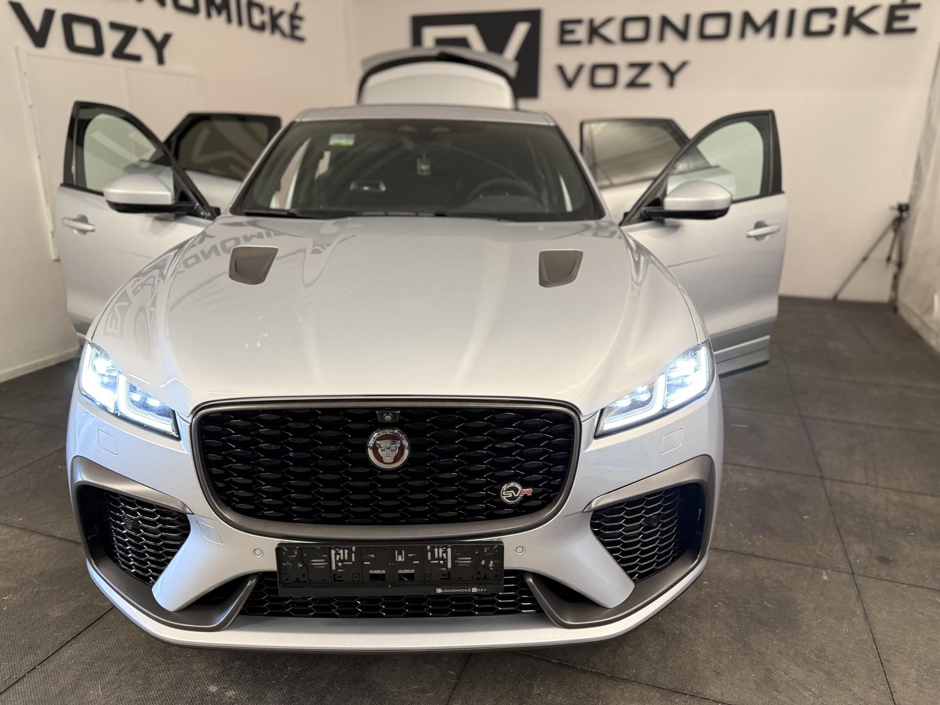 Jaguar F-Pace, 5.0 SVR 550PS,PLNÝ SERVIS - fotka 3