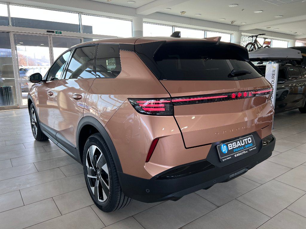 Opel Grandland, GS Hybrid 1,2T 145k Automat+ZP - fotka 4