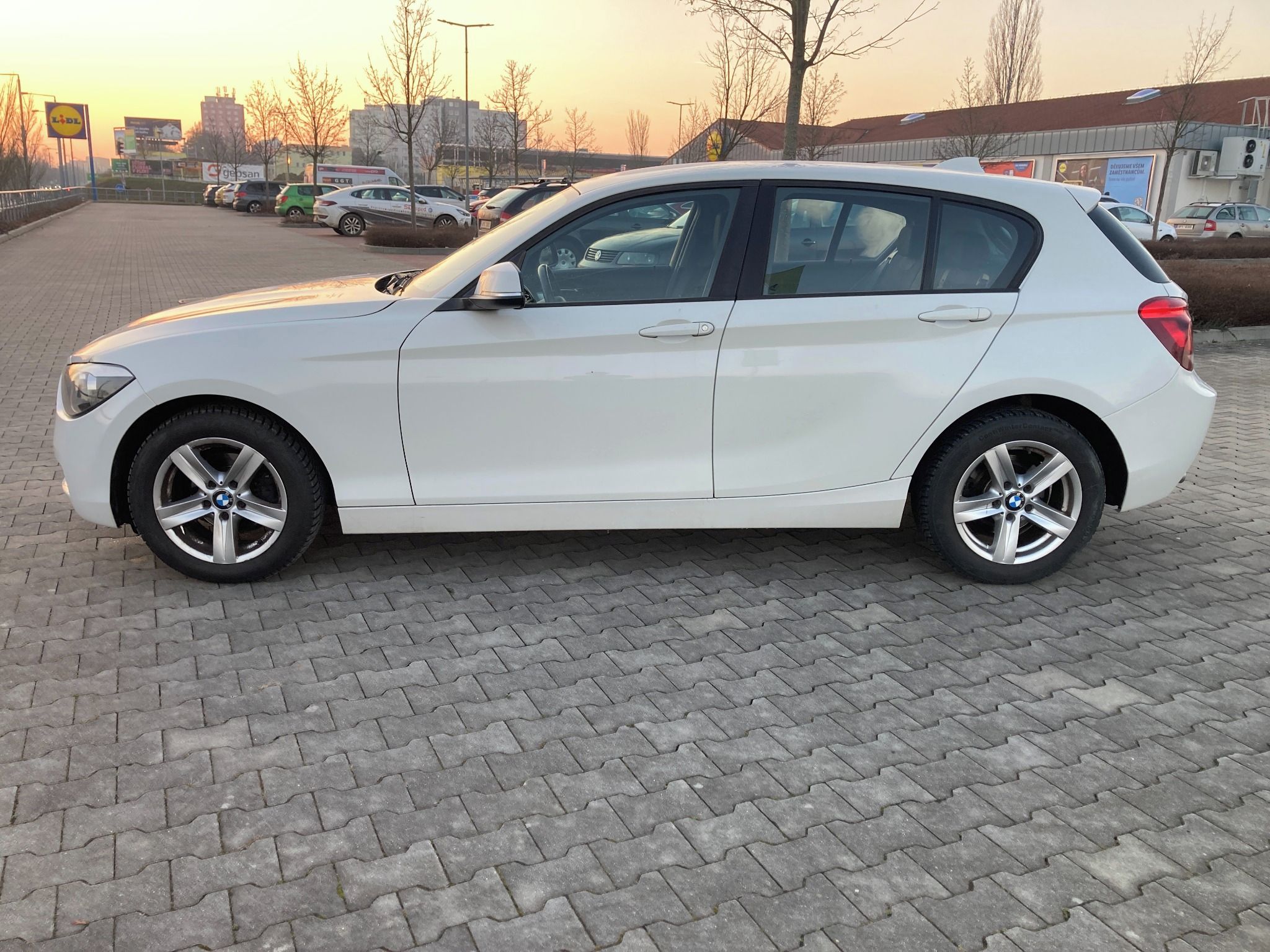 BMW Řada 1, 1.6D 70KW 2xALU DIG.KLIMA - fotka 3