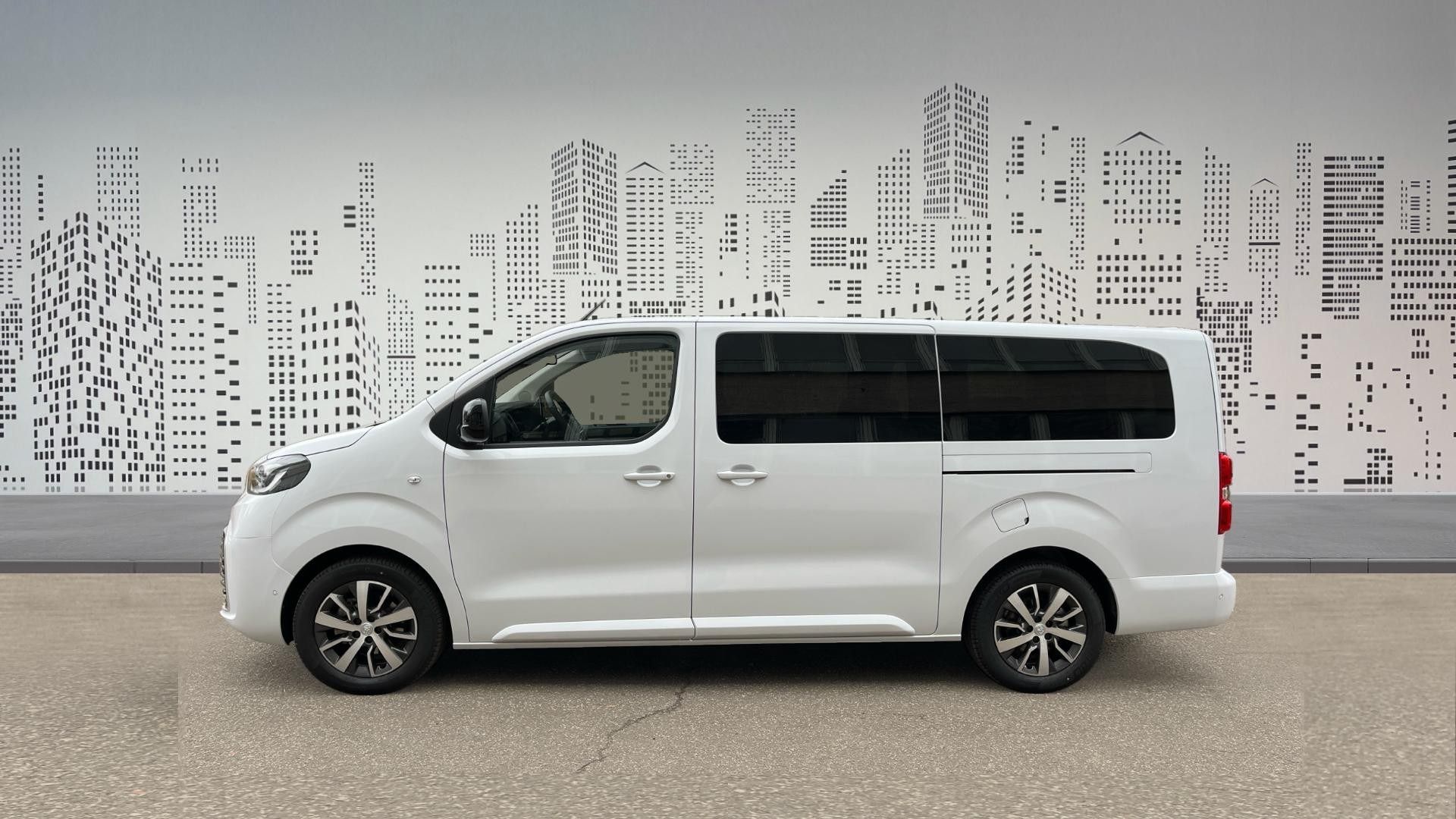 Toyota Proace, 2,0D 6MT Family 8S - fotka 3