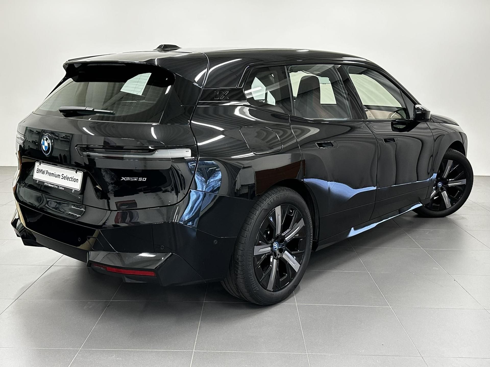 BMW iX, iX xDrive50 - fotka 2
