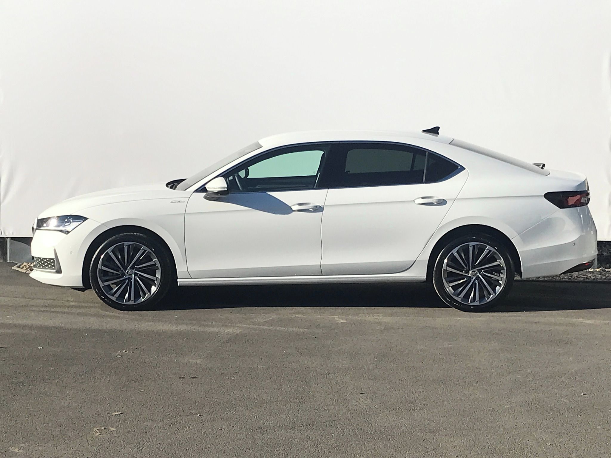 Škoda Superb, L&K TDi 142kW 7°DSG 4x4+Tažné - fotka 3