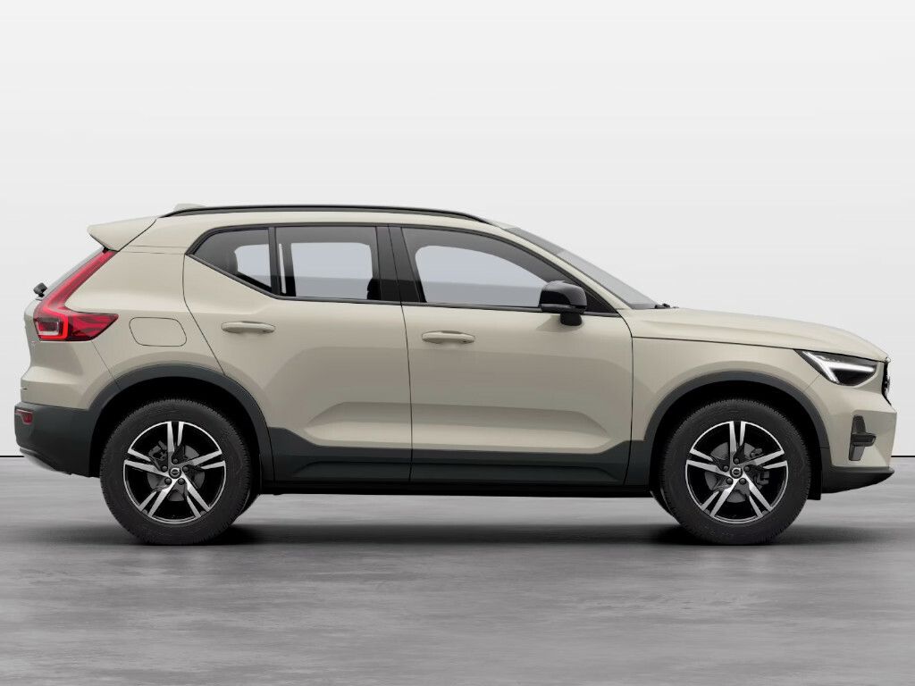 Volvo XC40, PLUS DARK B3 FWD 120kW - fotka 6