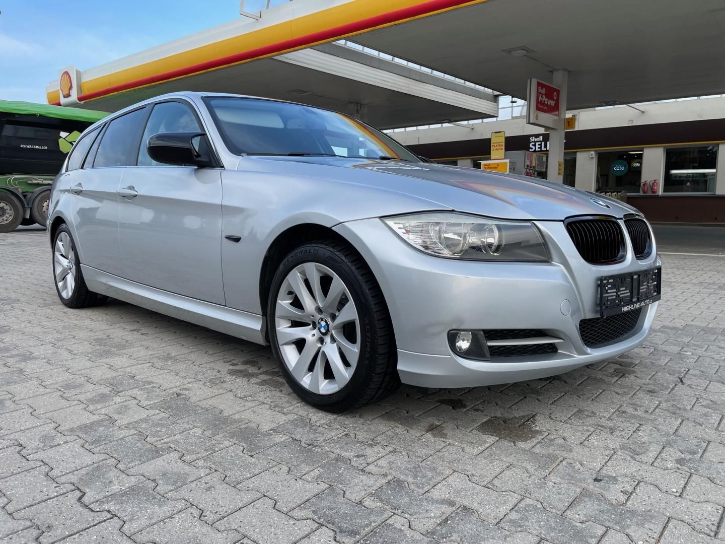 BMW Řada 3, 318 d - fotka 3