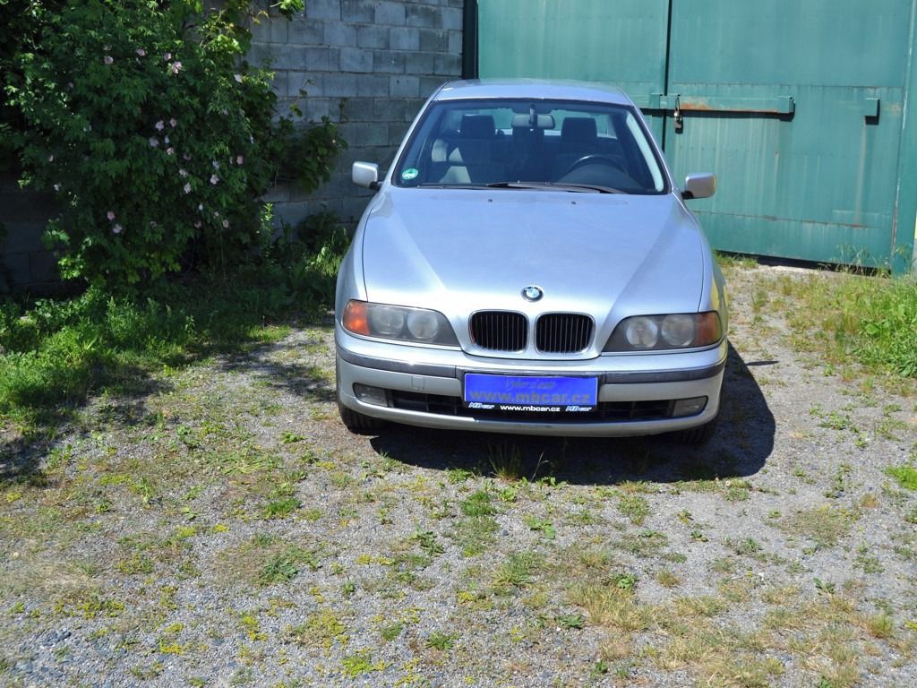 BMW Řada 5, 523 i AUTOMAT,SERVISKA - fotka 2