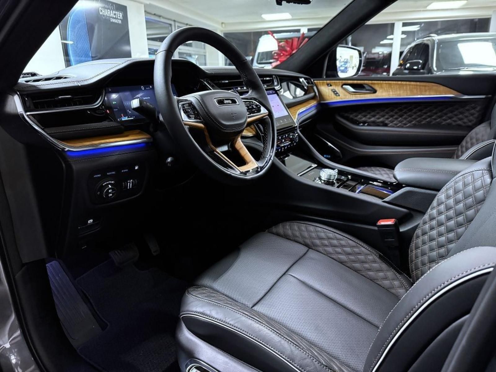 Jeep Grand Cherokee, 2,0 T 380k PHEV 4x4 AT8 ZF - fotka 6