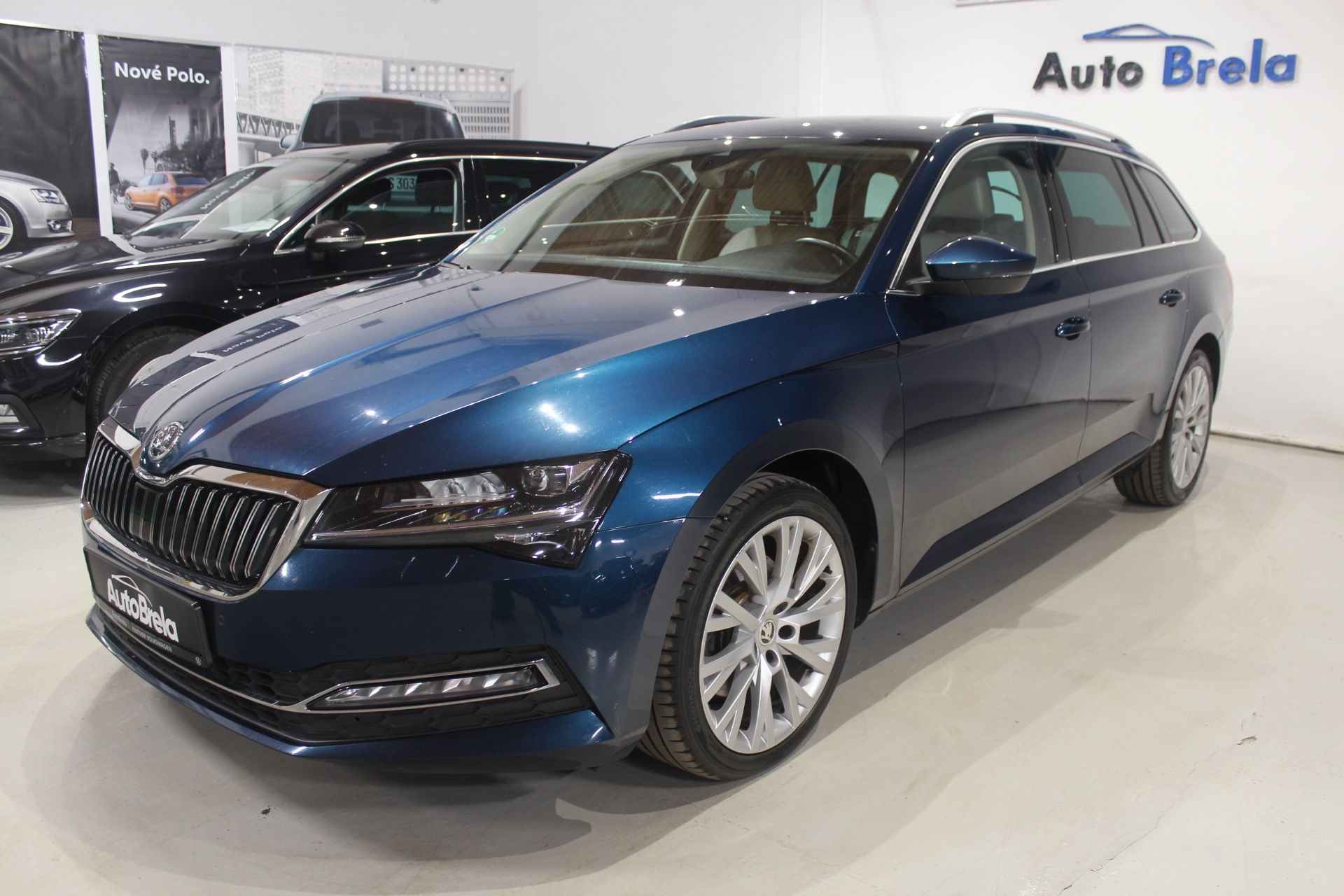 Škoda Superb, 2.0TDI DSG 4x4 Navi Matrix - fotka 6