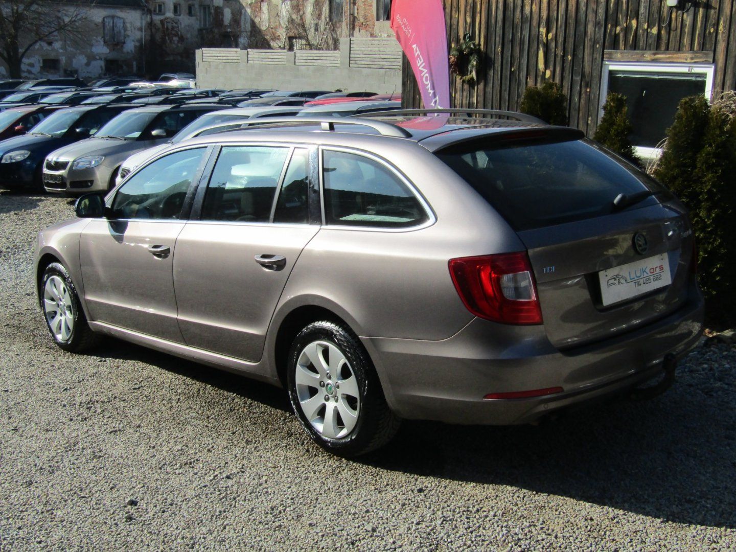 Škoda Superb, 1.6 TDI 77kW ZIMNÍ PNEU - fotka 5