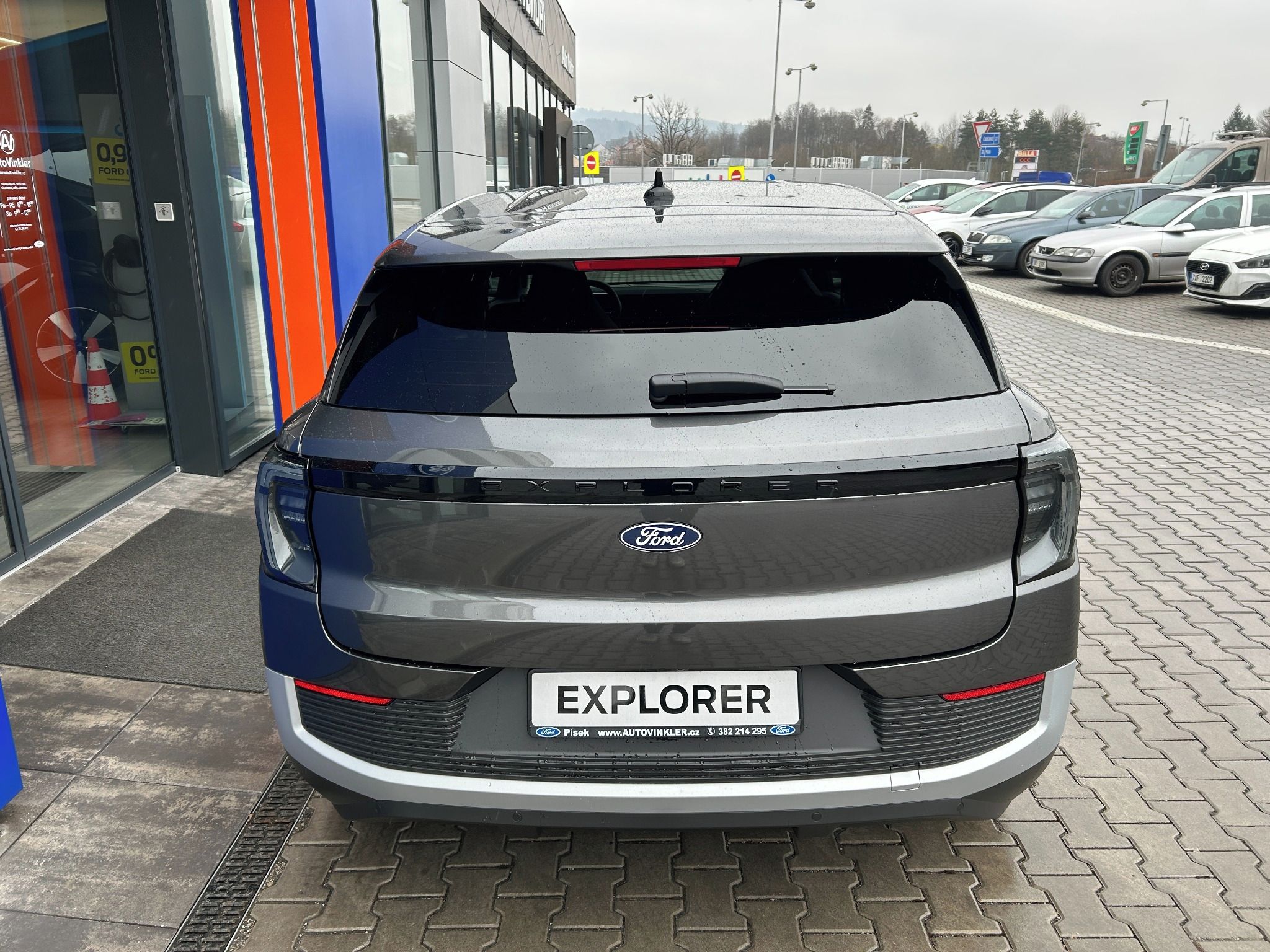 Ford Explorer, 77kWh prodloužený dojezd 210kW - fotka 4