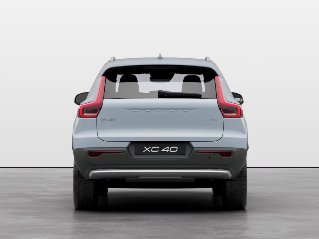 Volvo XC40, CORE B3 FWD 120kW - fotka 6