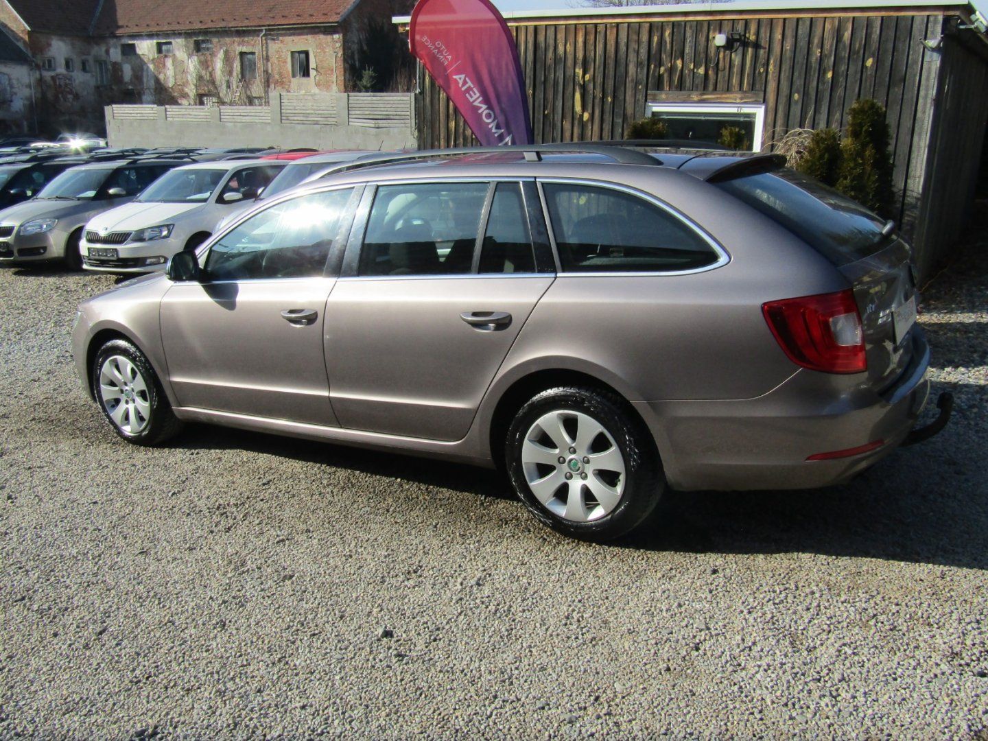 Škoda Superb, 1.6 TDI 77kW ZIMNÍ PNEU - fotka 4
