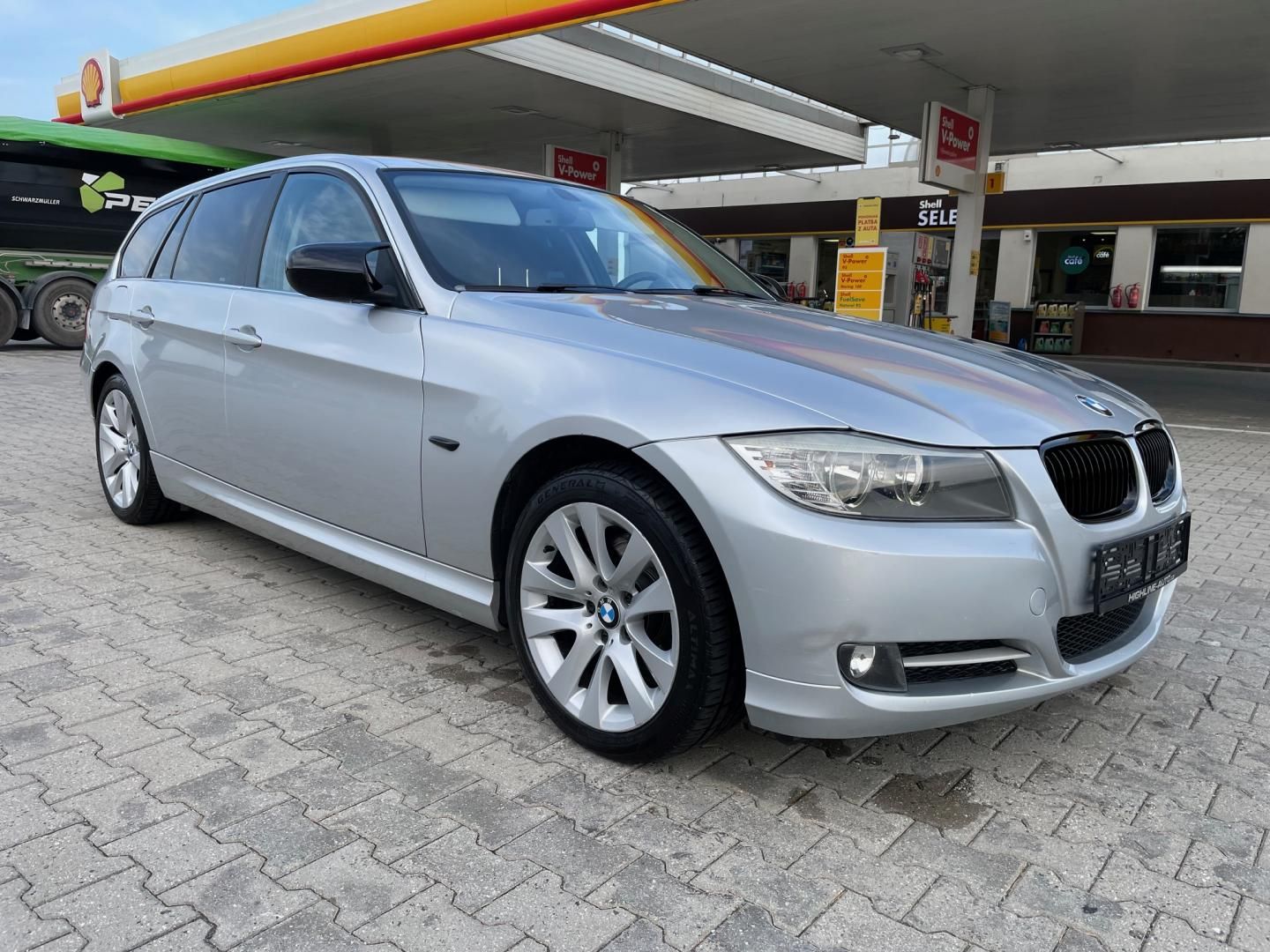BMW Řada 3, 318 d - fotka 4