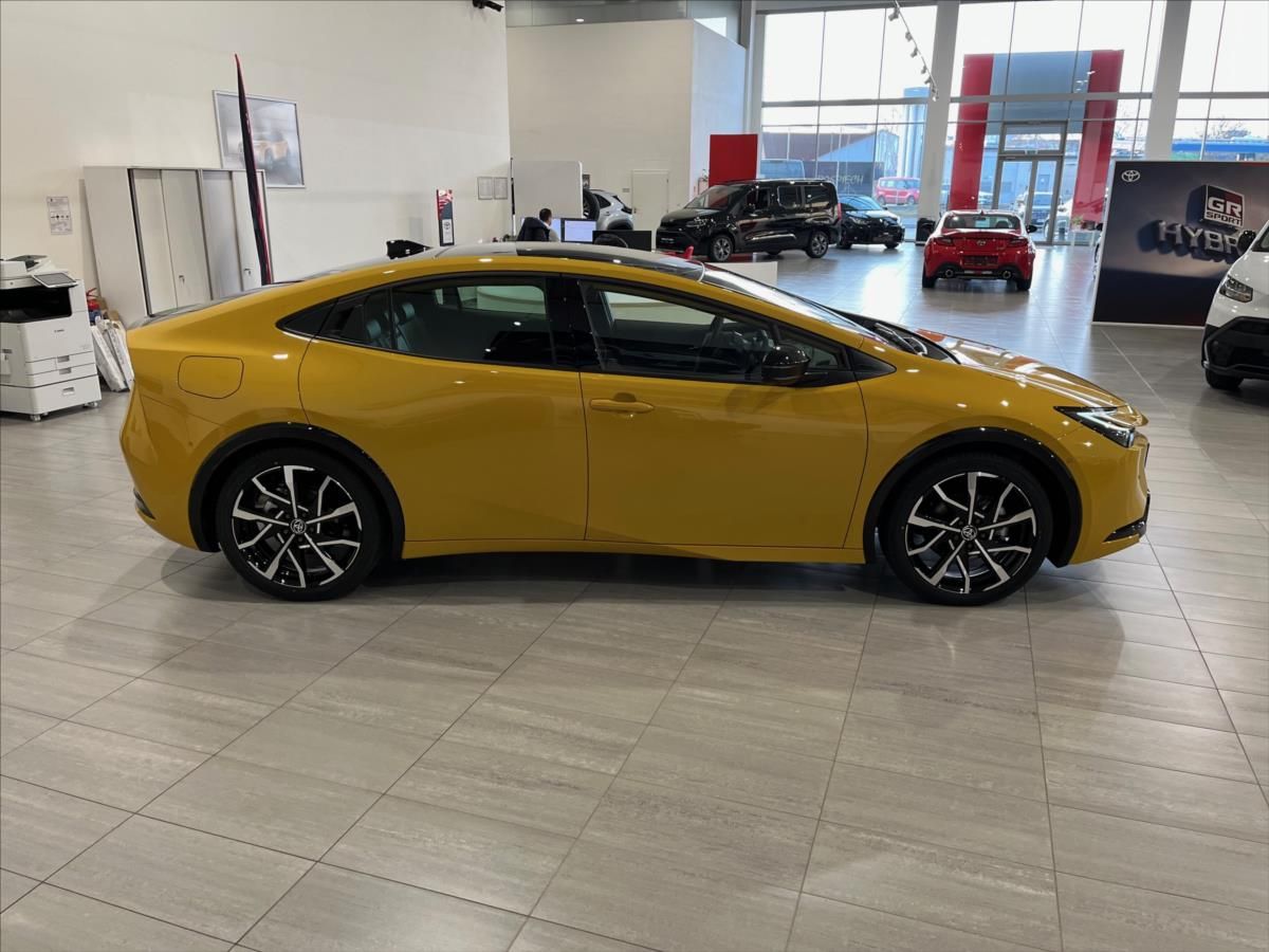 Toyota Prius, 2.0 Plug-in hybrid 223 koní  E - fotka 6