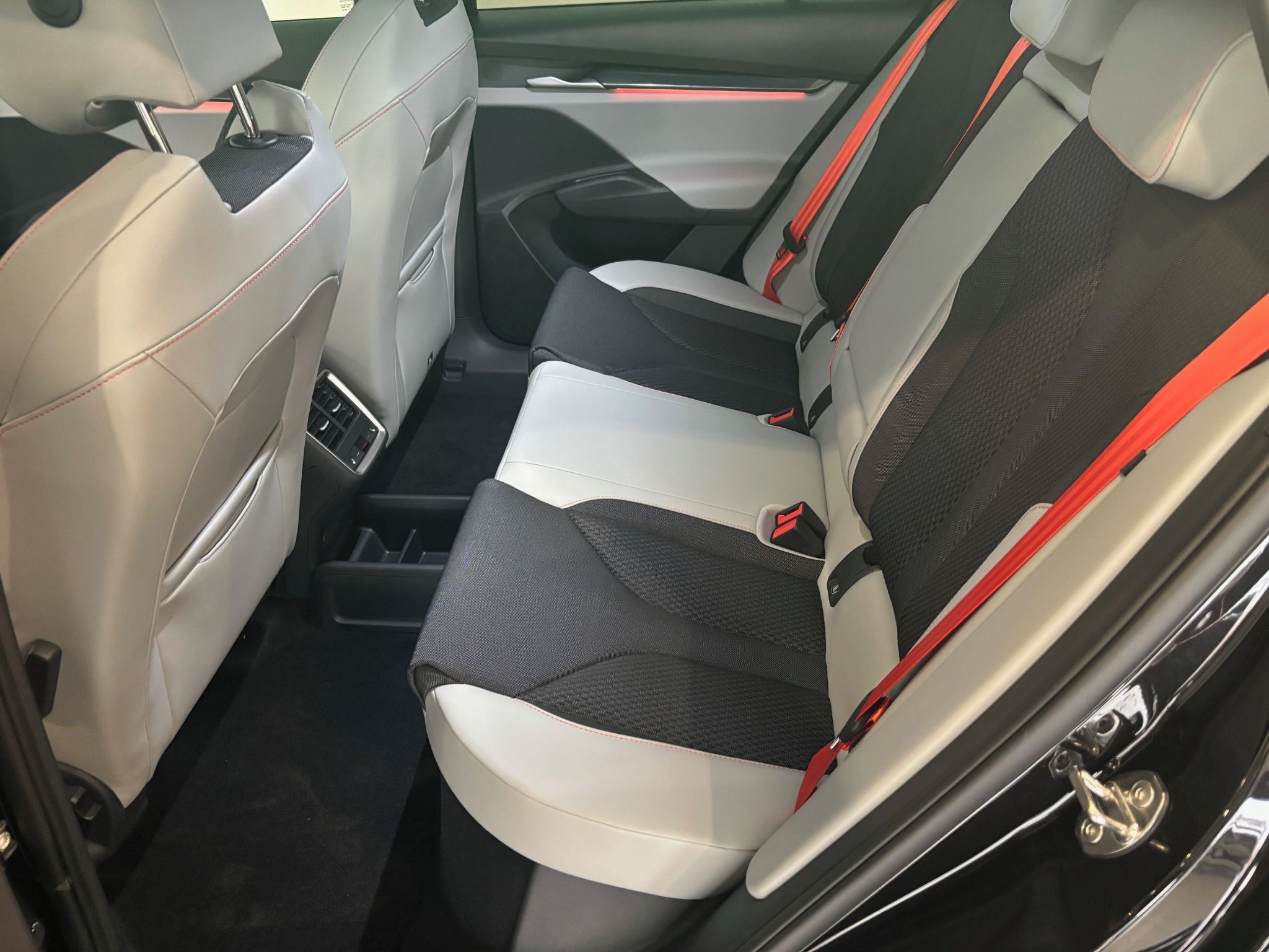 Škoda Elroq, Premium Lodge 50 55 kWh 125 kW - fotka 5