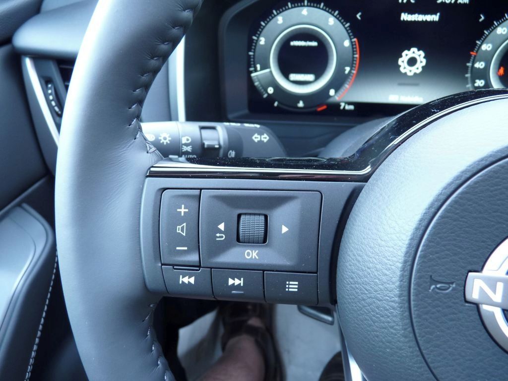 Nissan Qashqai, 1.3DIG-T 158PS AT N-Connecta - fotka 6