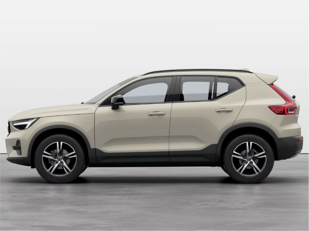 Volvo XC40, PLUS DARK B3 FWD 120kW - fotka 3