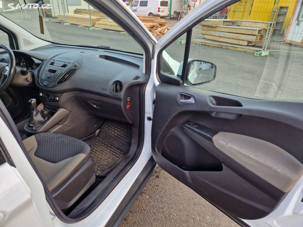 Ford Tourneo Courier, 1,0 74kW  SERVISKA