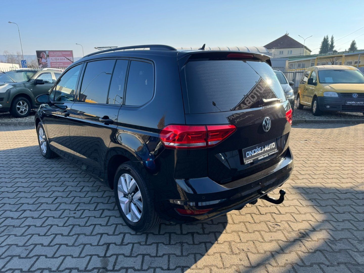 Volkswagen Touran, 1,6 TDI 85 KW STK NAVI TAŽNÉ - fotka 3