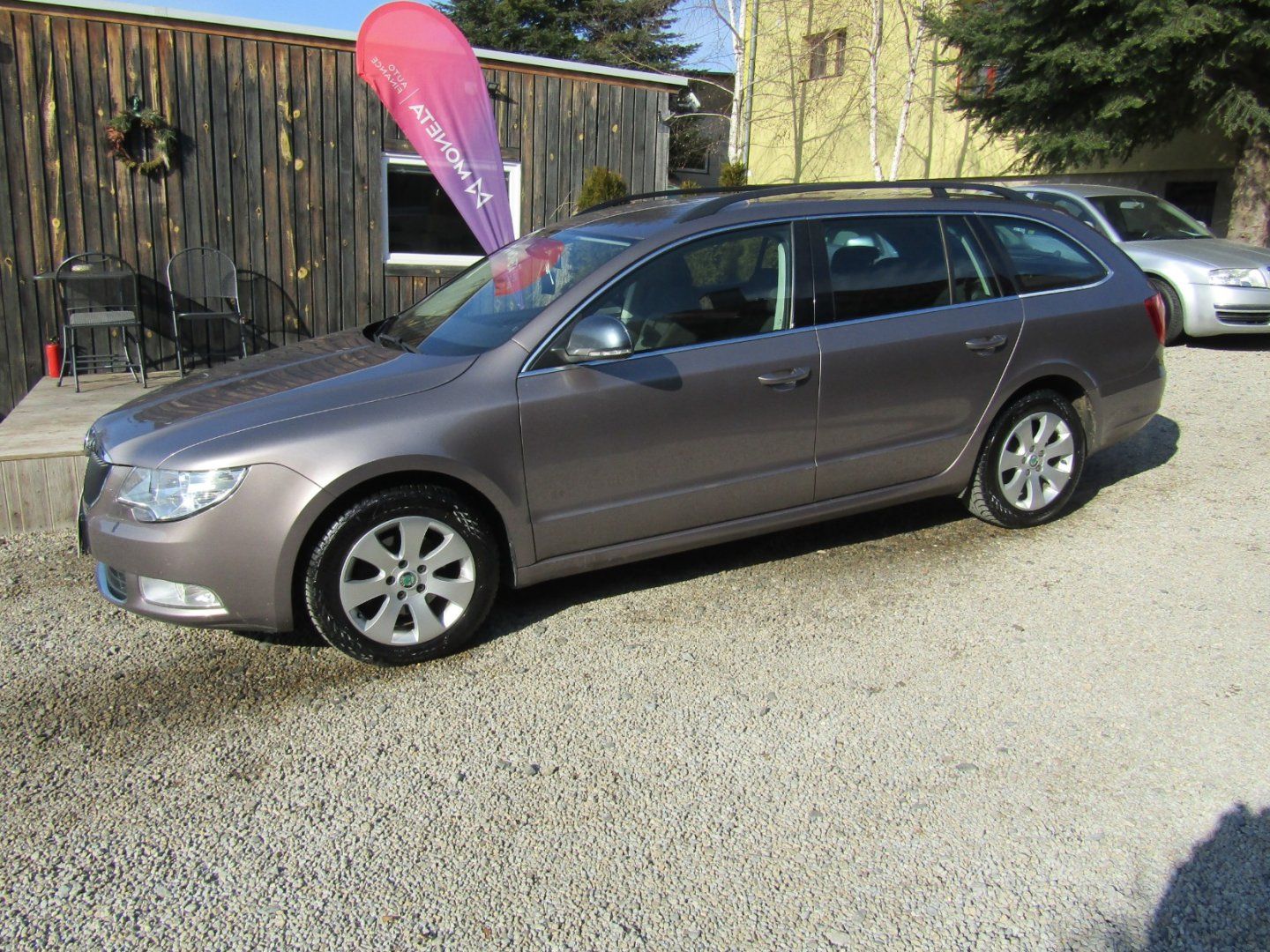 Škoda Superb, 1.6 TDI 77kW ZIMNÍ PNEU - fotka 2