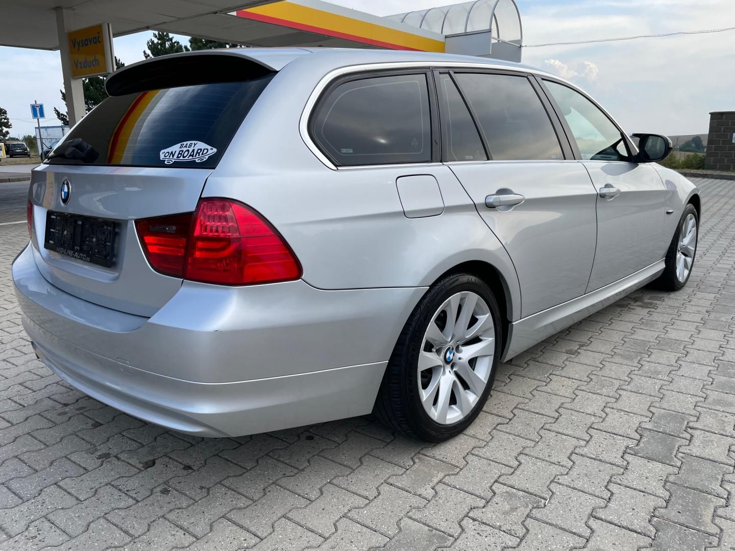 BMW Řada 3, 318 d - fotka 5
