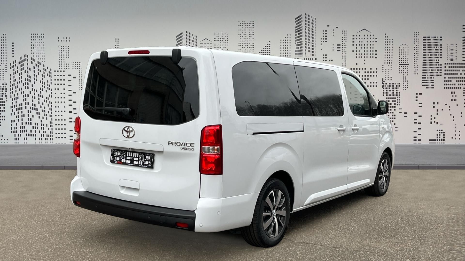 Toyota Proace, 2,0D 6MT Family 8S - fotka 4