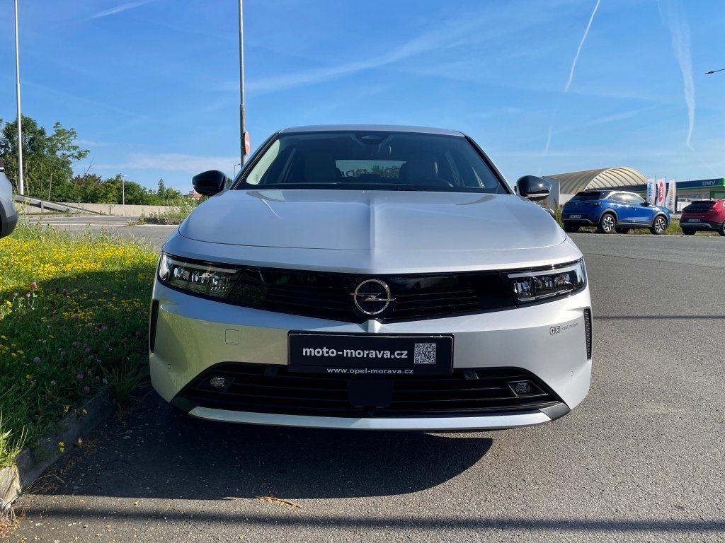 Opel Astra, ST 1.2T 110k Edition MT6 - fotka 2