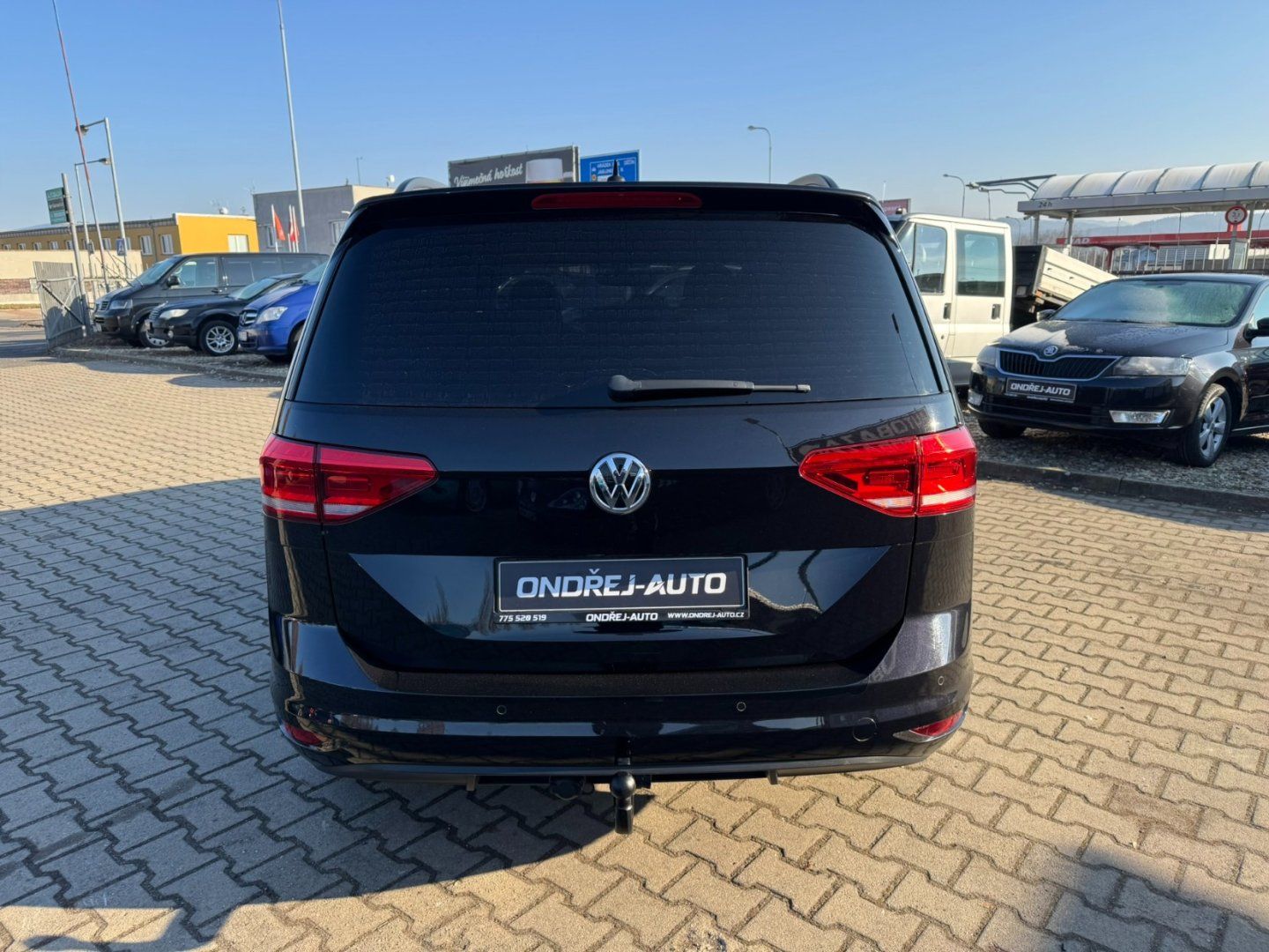 Volkswagen Touran, 1,6 TDI 85 KW STK NAVI TAŽNÉ - fotka 4