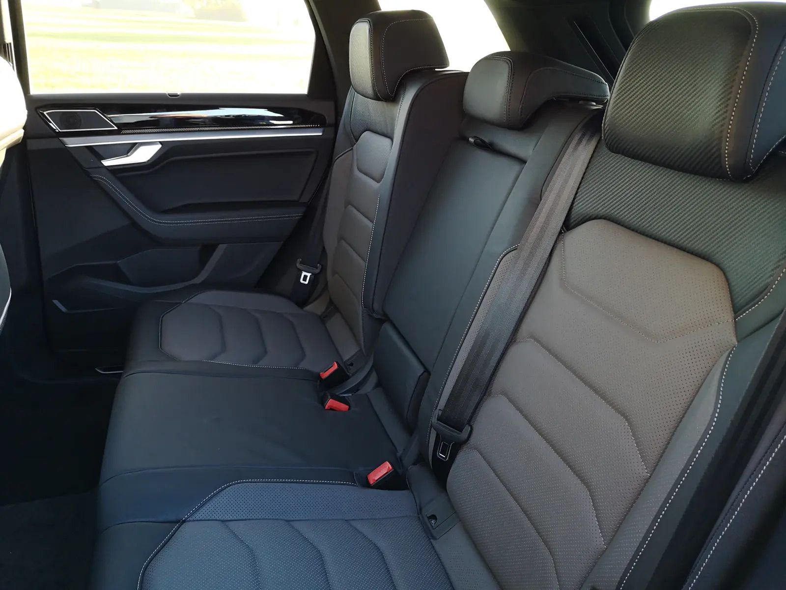 Volkswagen Touareg, 3.0 TDI 210 kW 4Mot R-Line - fotka 5